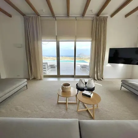 Olive Breeze , Naousa