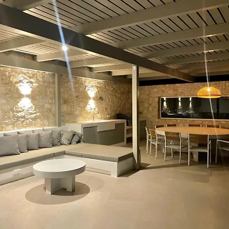 Olive Breeze , Naousa * Isterni (Paros)