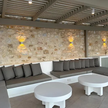 Olive Breeze , Naousa